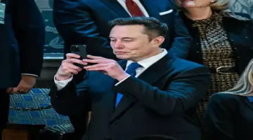 مفاجأة غير متوقعة.. ما هو الهاتف الذي يستخدمه إيلون ماسك عام 2026؟